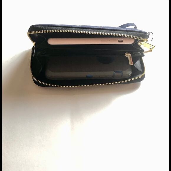 Cute BCBGeneration Tara Quilted Gift Boxed Wallet - Picture 8 of 10